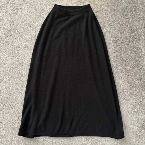 Bloomingdale's Dresses & Skirts - Bloomingdale's Cashmere Black Maxi Skirt